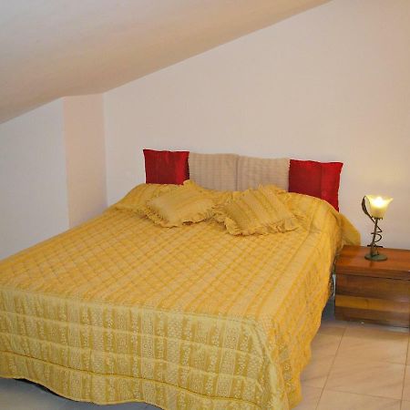 Appartamento Per 4 Persone Acerra Екстериор снимка